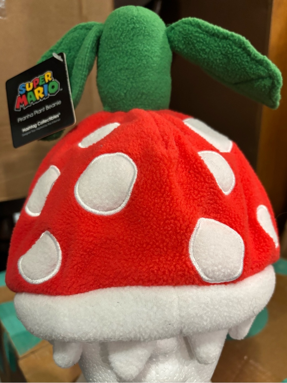 SUPER MARIO PIRANHA PLANT BEANIE HAT NWT 2017 NINTENDO VIDEO OS ADULT